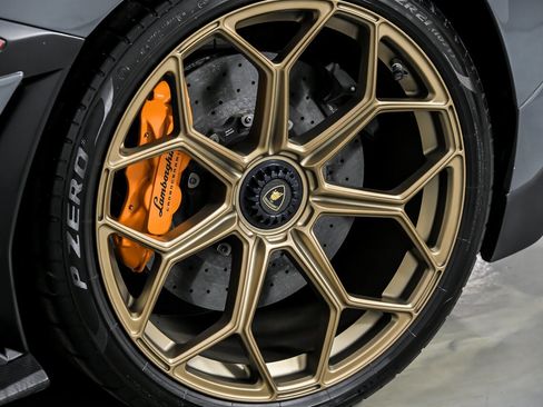 Used 2019 Lamborghini Aventador SVJ image 25
