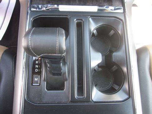 Used 2023 Ford F150 Lariat w/ Trailer Tow Package AWD/4WD image 17