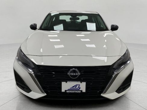 Certified 2025 Nissan Altima 2.5 SV FWD image 9