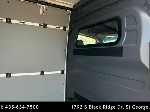 Used 2026 Mercedes-Benz Sprinter 2500 image 16