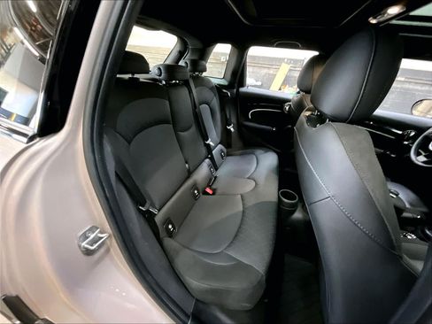 Used 2024 MINI Cooper S w/ Signature Upholstery Package FWD image 29