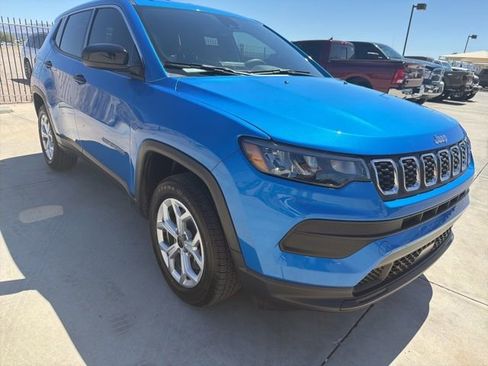 Used 2025 Jeep Compass Sport AWD/4WD image 2