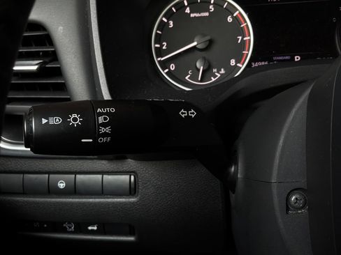 Used 2025 Nissan Rogue SV FWD image 35