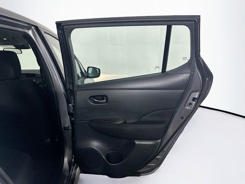 Used 2023 Nissan Leaf S image 28