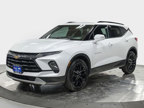 Used 2023 Chevrolet Blazer LT image 1