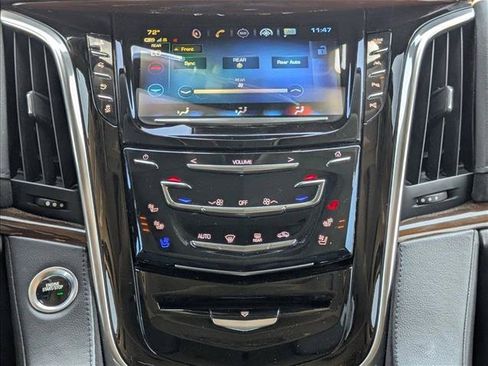 Used 2020 Cadillac Escalade ESV Luxury RWD image 14