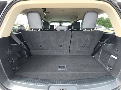 Used 2024 Ford Expedition XLT RWD image 13