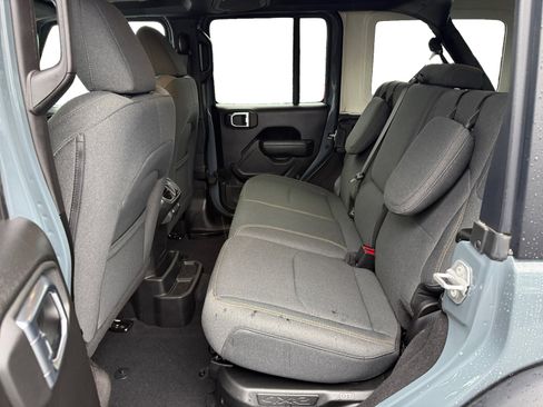 Used 2025 Jeep Wrangler Willys 4xe image 16