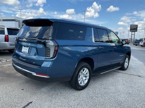 Used 2025 Chevrolet Suburban LT w/ Comfort Package AWD/4WD image 27