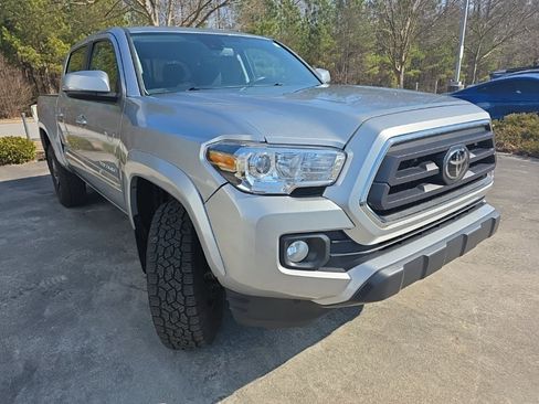 Used 2023 Toyota Tacoma SR5 w/ Technology Package image 8