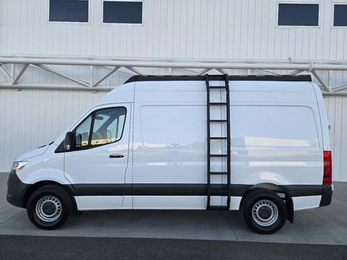 Used 2022 Mercedes-Benz Sprinter 2500 image 1