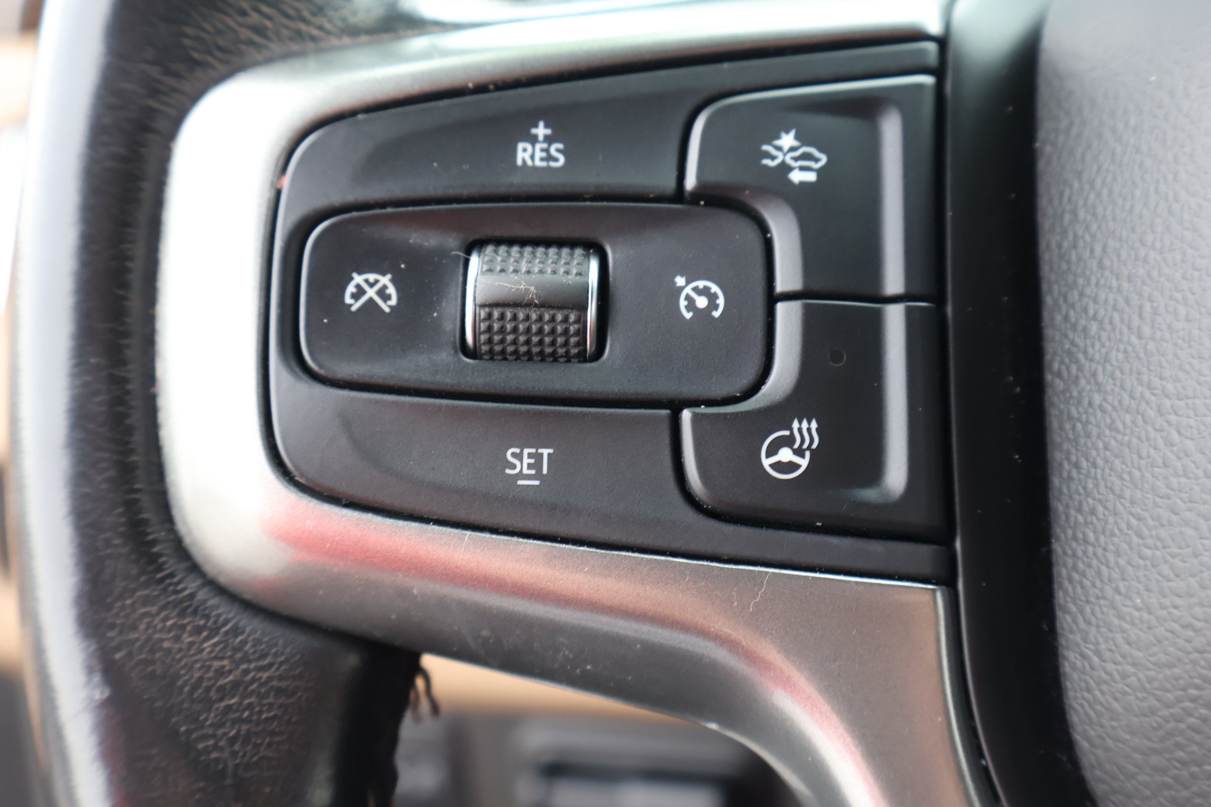 Used 2021 Chevrolet Suburban Premier w/ Premium Package RWD image 30