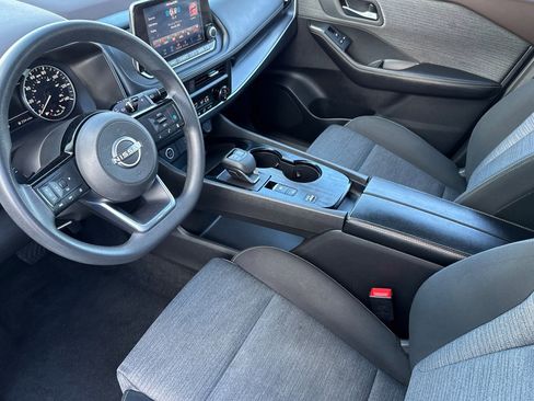 Used 2023 Nissan Rogue SV image 4