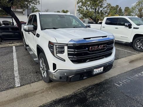 Used 2022 GMC Sierra 1500 SLT w/ SLT Premium Package image 3
