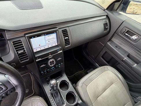 Used 2017 Ford Flex Limited w/ Equipment Group 301A FWD image 19