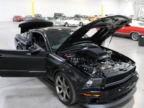 Used 2009 Ford Mustang GT image 33