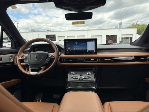 Certified 2023 Lincoln Nautilus Black Label AWD/4WD image 18