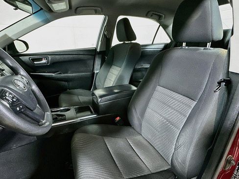 Used 2017 Toyota Camry LE FWD image 10