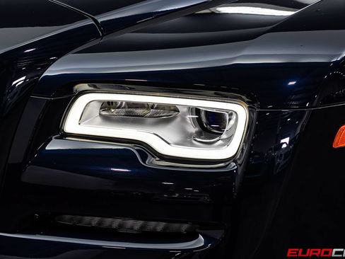 Used 2017 Rolls-Royce Dawn RWD image 13