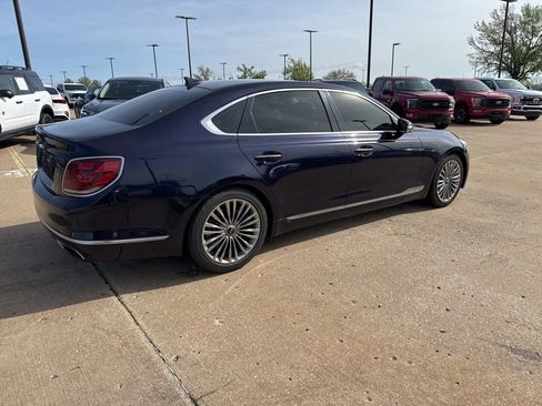 Used 2019 Kia K900 Luxury w/ VIP Package image 4
