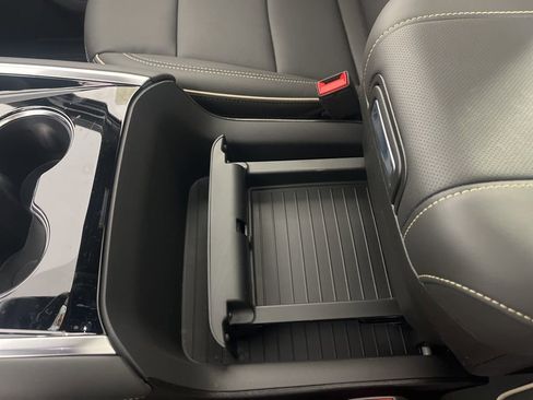 New 2026 Chevrolet Suburban Premier image 43