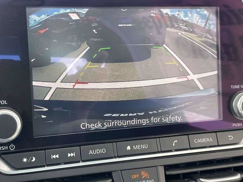 Used 2025 Nissan Altima 2.5 SV FWD image 17