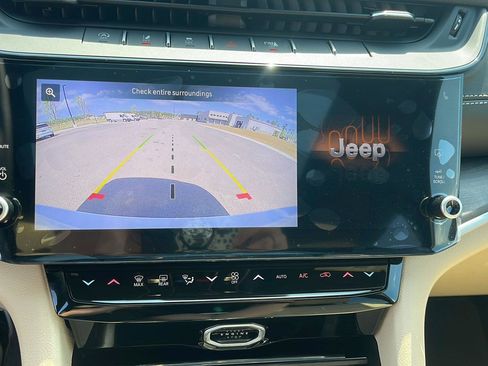 New 2026 Jeep Grand Cherokee L Limited AWD/4WD image 18