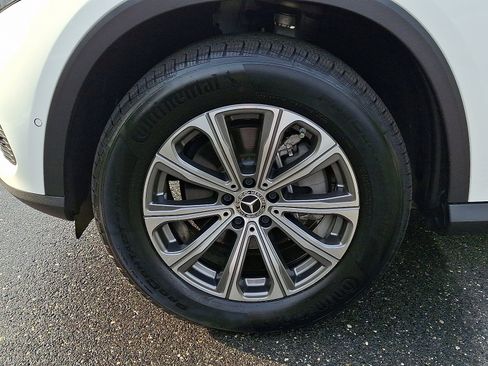 Certified 2025 Mercedes-Benz GLC 300 4MATIC image 8