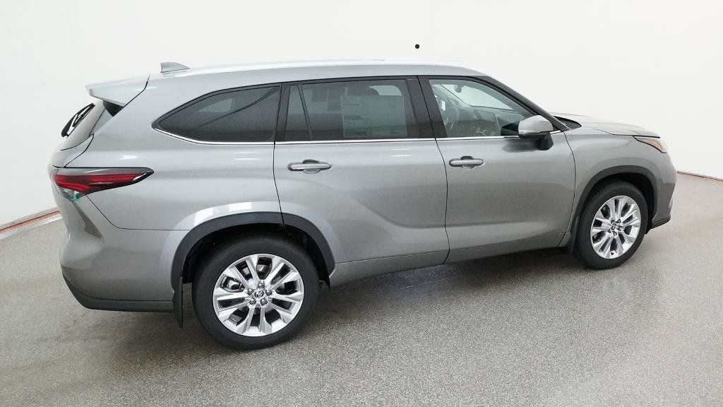 New 2026 Toyota Highlander Limited AWD/4WD image 13