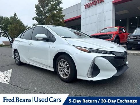 Used 2021 Toyota Prius Prime XLE FWD image 2
