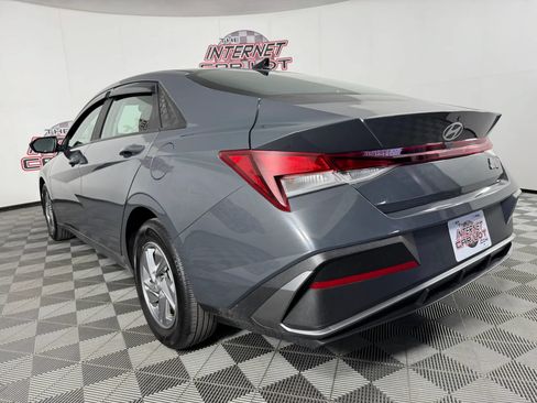 Used 2024 Hyundai Elantra SE FWD image 24