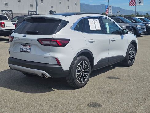 Used 2025 Ford Escape SE image 5