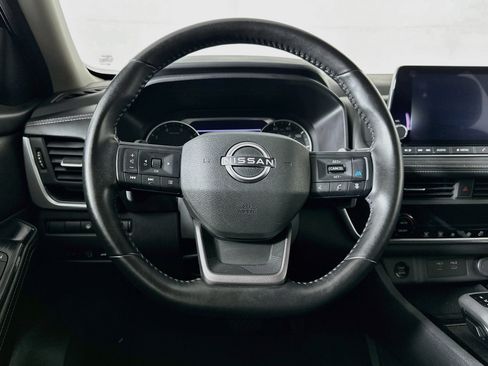 Used 2025 Nissan Rogue SV AWD/4WD image 18