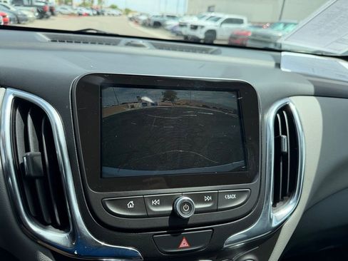 Used 2018 Chevrolet Equinox LT w/ Sun & Infotainment Package FWD image 30