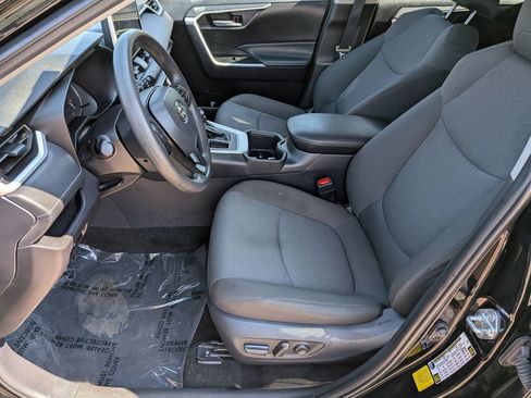 Used 2025 Toyota RAV4 XLE FWD image 15