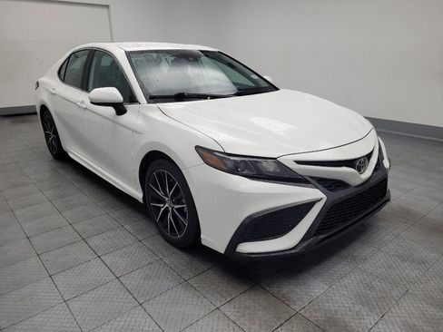 Used 2021 Toyota Camry SE FWD image 13