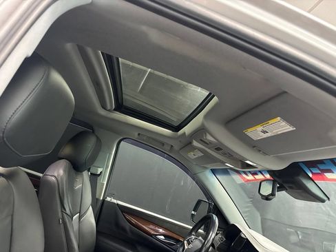 Used 2016 Cadillac Escalade Luxury RWD image 17