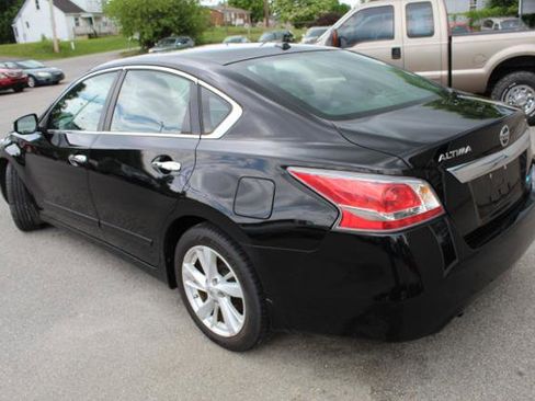Used 2014 Nissan Altima 2.5 SV w/ Convenience Package FWD image 6