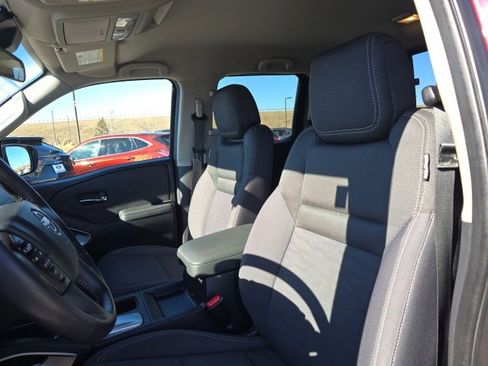 Used 2022 Nissan Frontier SV image 13