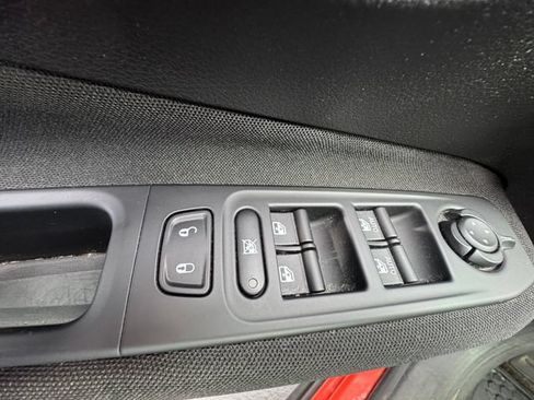 Used 2019 Jeep Renegade Latitude w/ Cold Weather Group AWD/4WD image 44