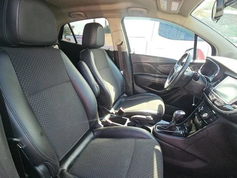Used 2019 Buick Encore Preferred FWD image 4