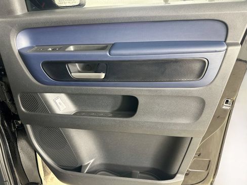 Used 2025 Volkswagen ID. Buzz Pro S RWD image 38