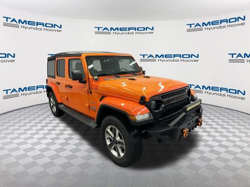 Used 2018 Jeep Wrangler Unlimited Sahara AWD/4WD image 7