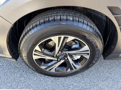 Used 2025 Subaru Crosstrek 2.0i Premium image 10