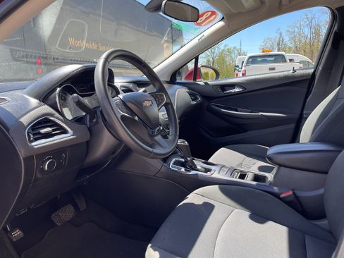 Used 2018 Chevrolet Cruze LT w/ LT Convenience Package FWD image 11