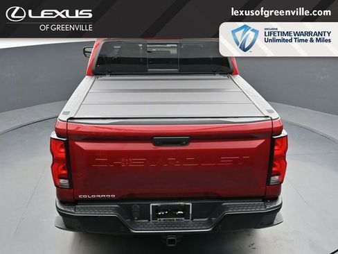 Used 2025 Chevrolet Colorado Z71 w/ Technology Package AWD/4WD image 46