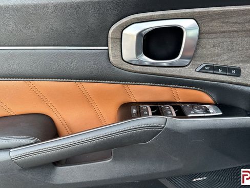 Used 2022 Kia Sorento SX Prestige w/ Rust Color Package image 12