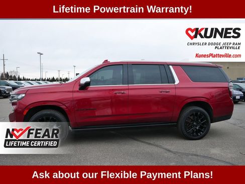 Used 2023 Chevrolet Suburban Premier AWD/4WD image 4