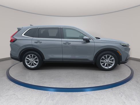 Used 2023 Honda CR-V EX image 4