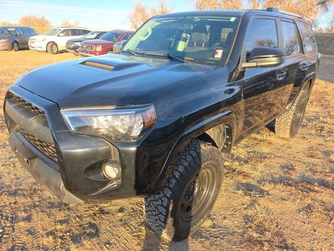 Used 2018 Toyota 4Runner TRD Off-Road image 1